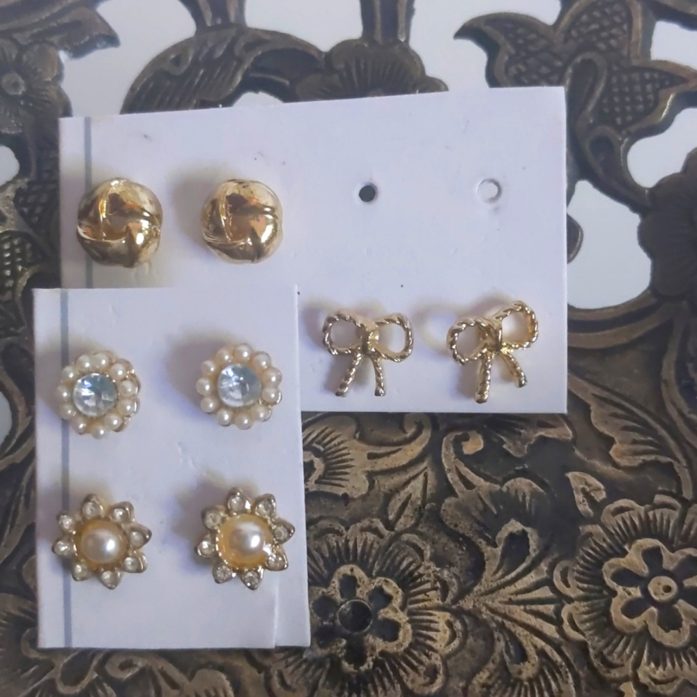Four pairs of earrings
